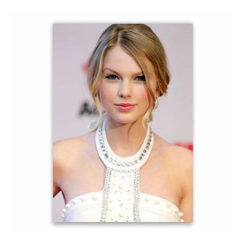 Taylor Swift Close-Up Poster - A1
