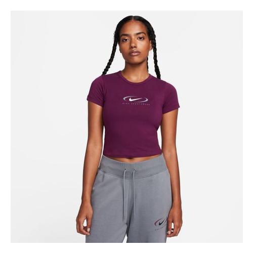 Nike Women's Sportswear Short Sleeve T-Shirt - Bordeaux